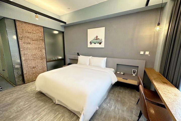 Room 21 of 50