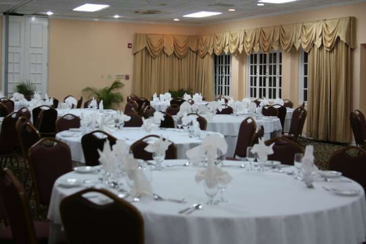 Dining 42 of 71