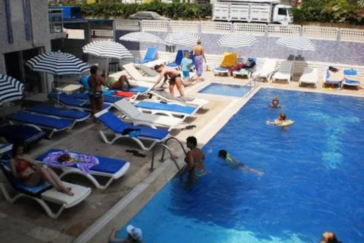 Pool 10 of 23
