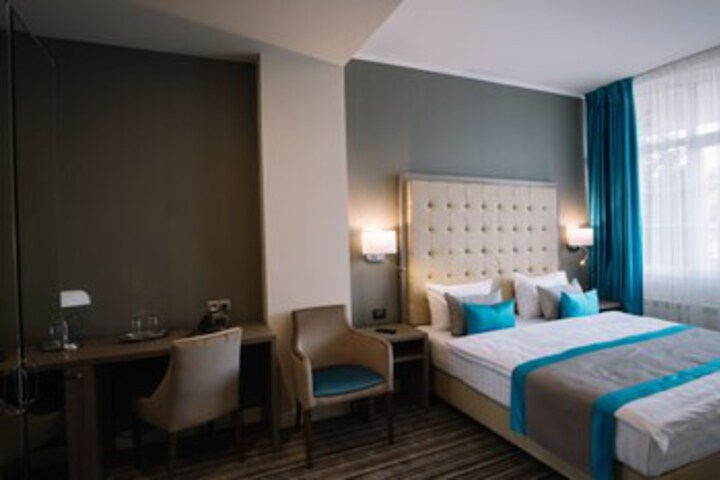 Room 34 of 48