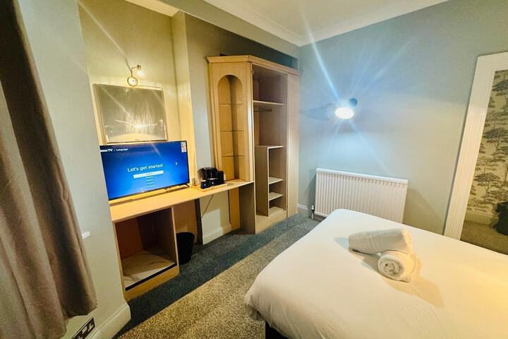Room 13 of 41