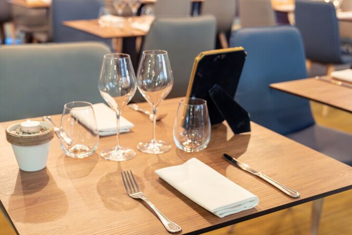 Dining 44 of 64