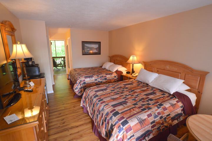 Room 2 of 65