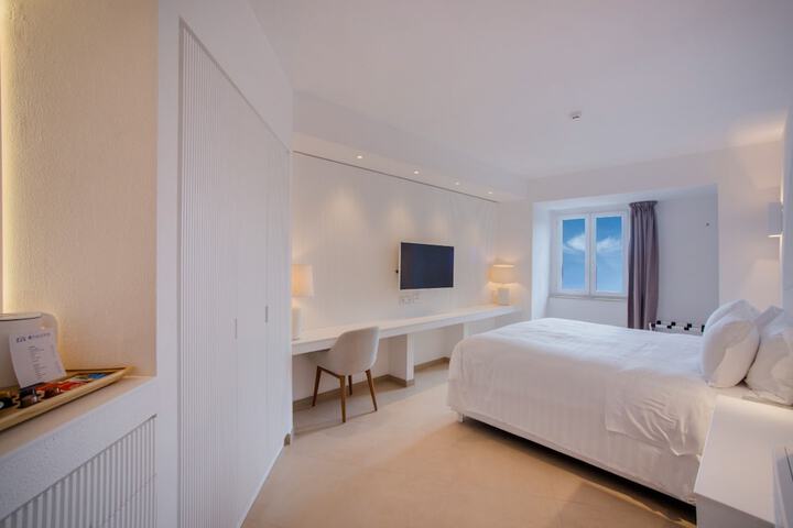 Room 28 of 115