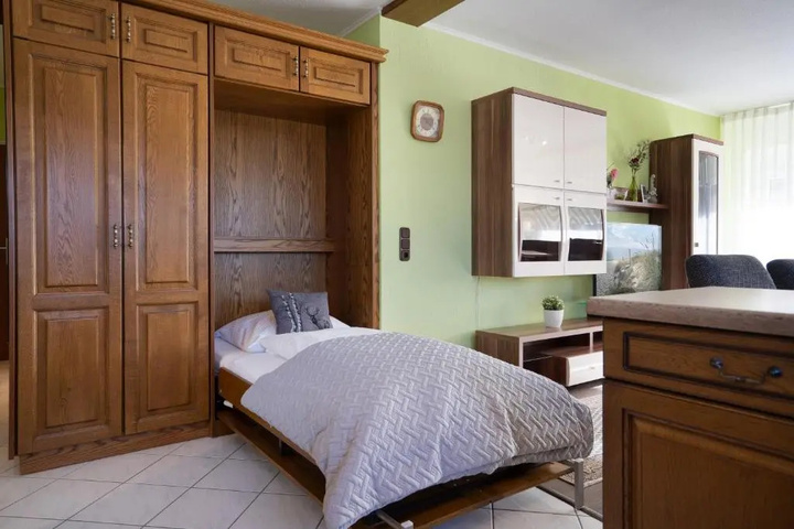 Room 5 of 15