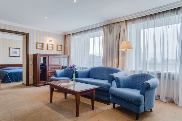 Room 16 of 48