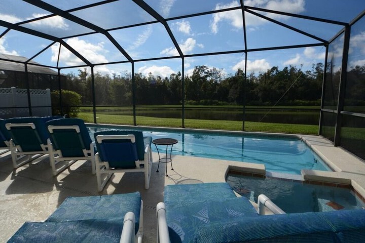 Pool 20 of 26