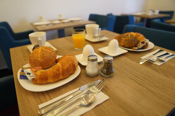Breakfast/Coffee Service 19 of 36