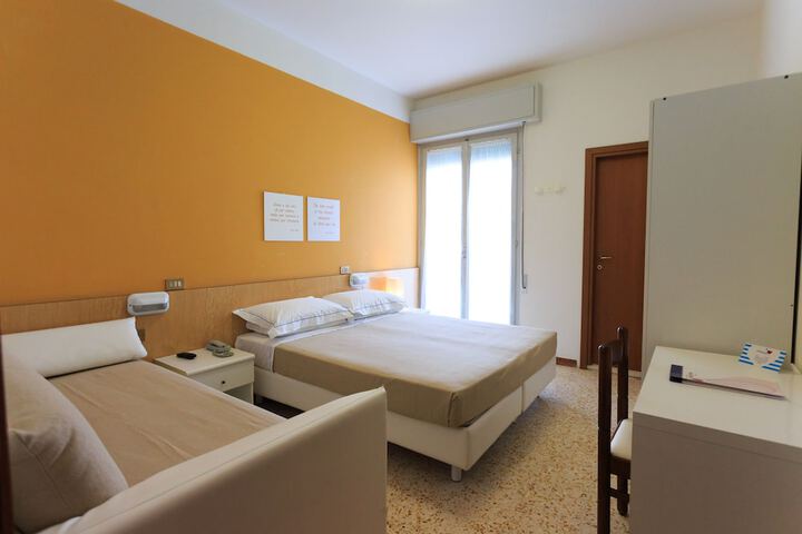Room 2 of 55