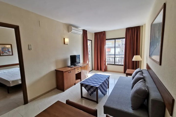 Room 2 of 16