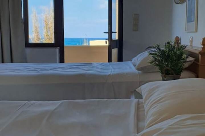 Room 15 of 44