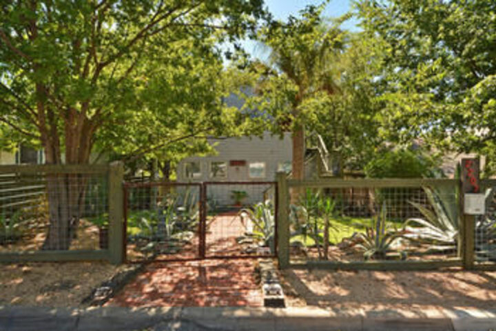 3Br 2BA Rooftop Deck East Downtown by RedAwning