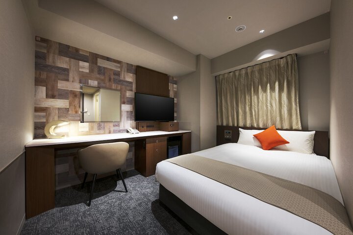Room 8 of 31