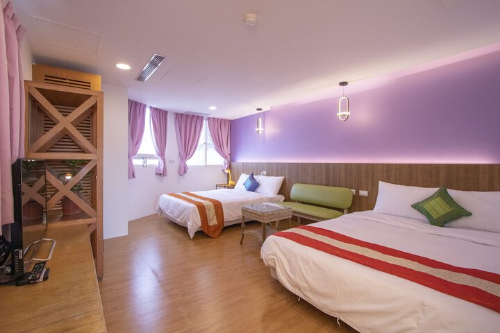 Room 7 of 19