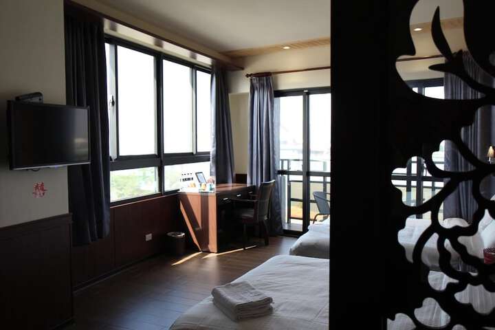 Room 18 of 33