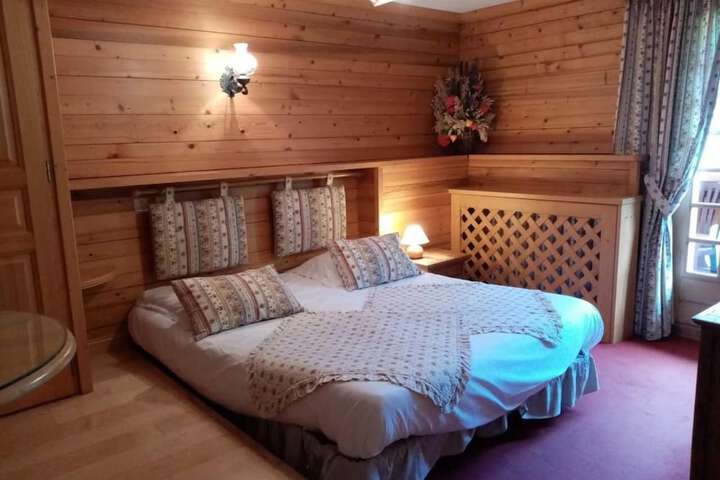 Room 12 of 50