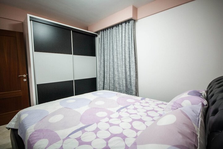 Room 7 of 32
