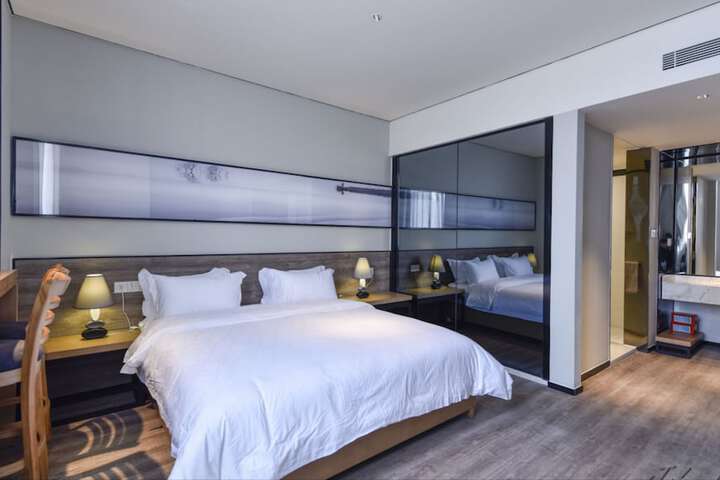 Room 3 of 26