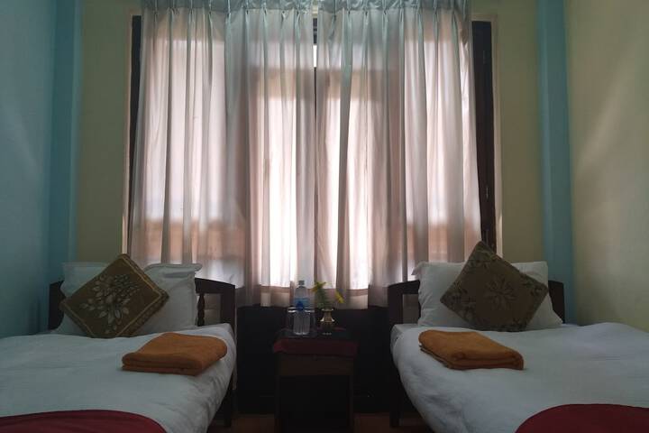 Room 10 of 36