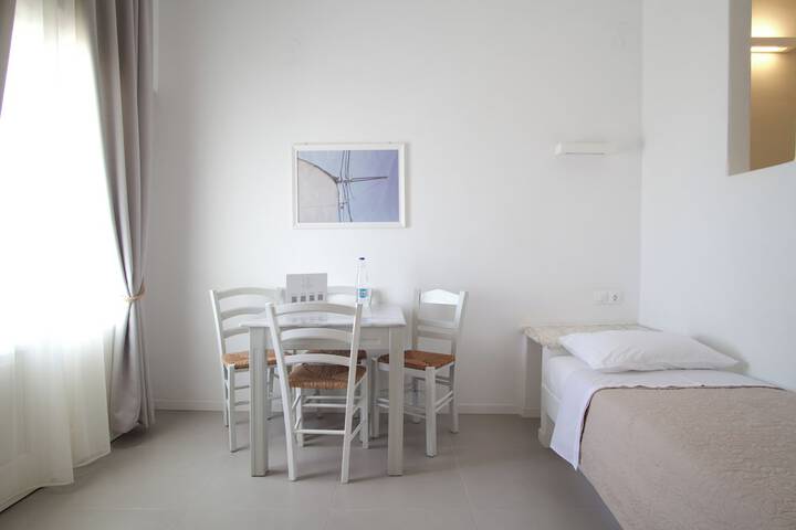 Room 40 of 151