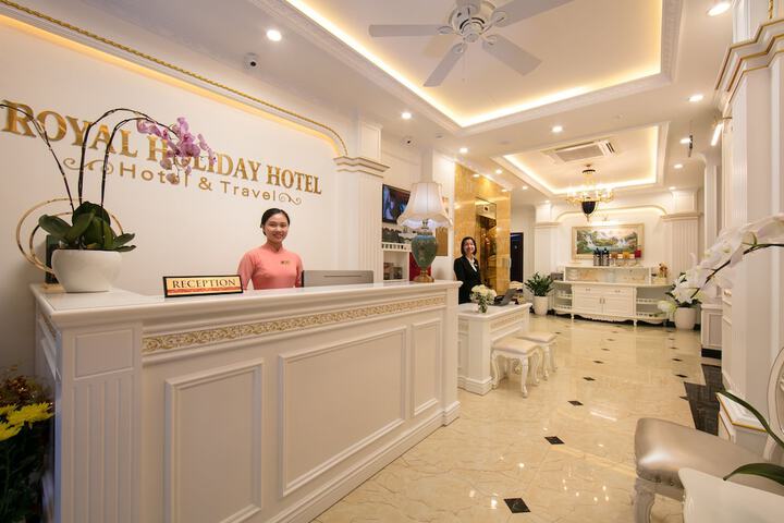 Check-in/check-out kiosk