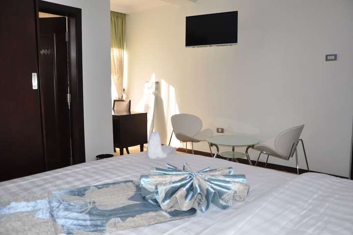 Room 9 of 47
