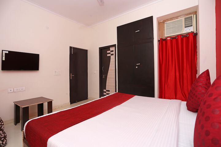 Room 13 of 25
