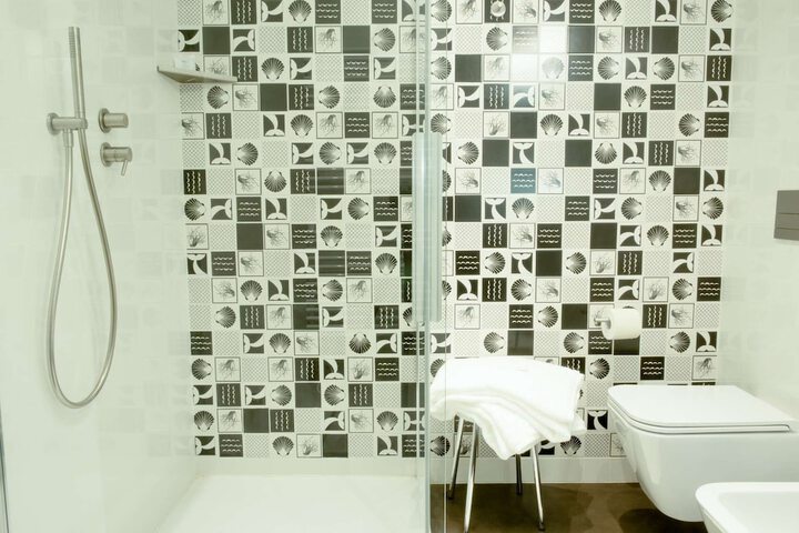 Room 27 of 41