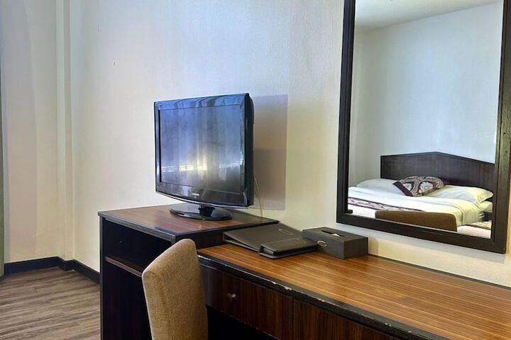 Room 15 of 52