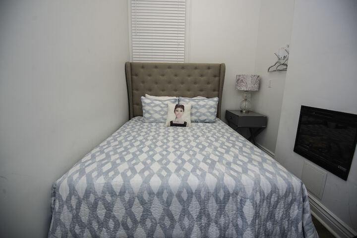 Room 2 of 35