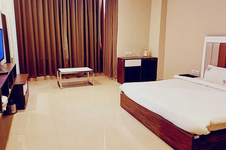 Room 8 of 54