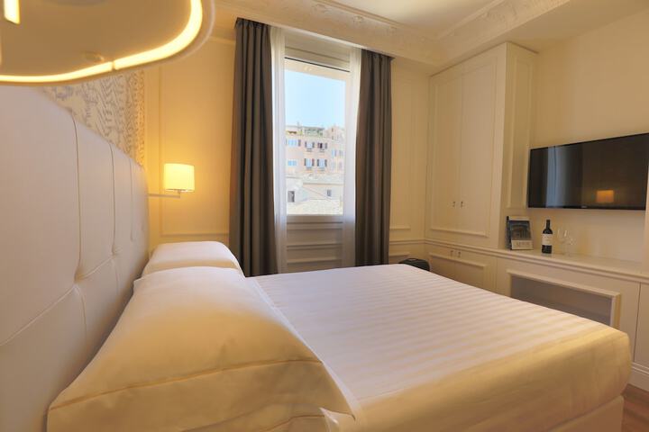 Room 36 of 72