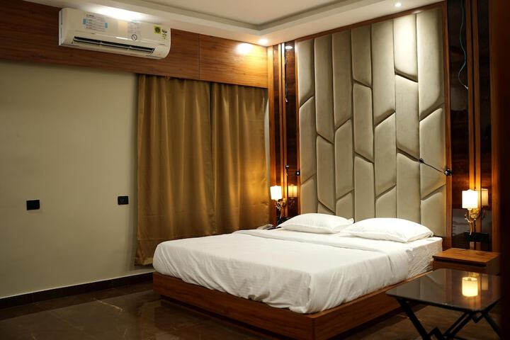 Room 3 of 17