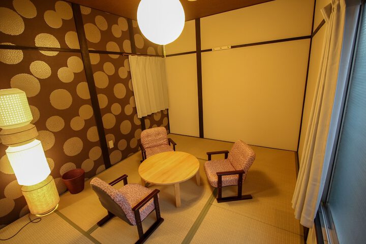 Room 4 of 17