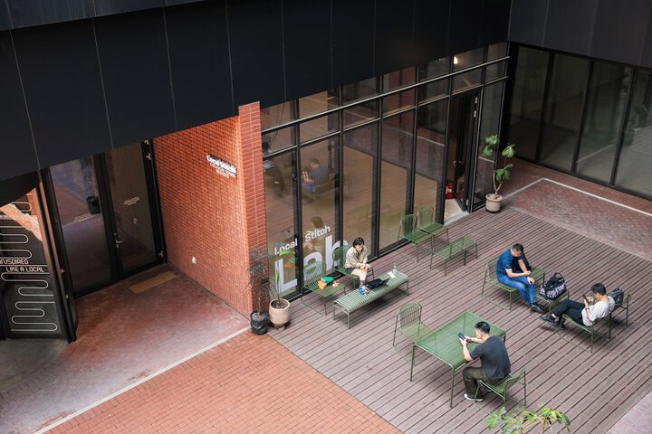 Hotel Exterior 101 of 111
