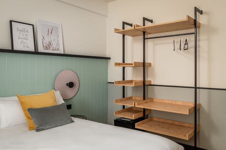 Room 18 of 78