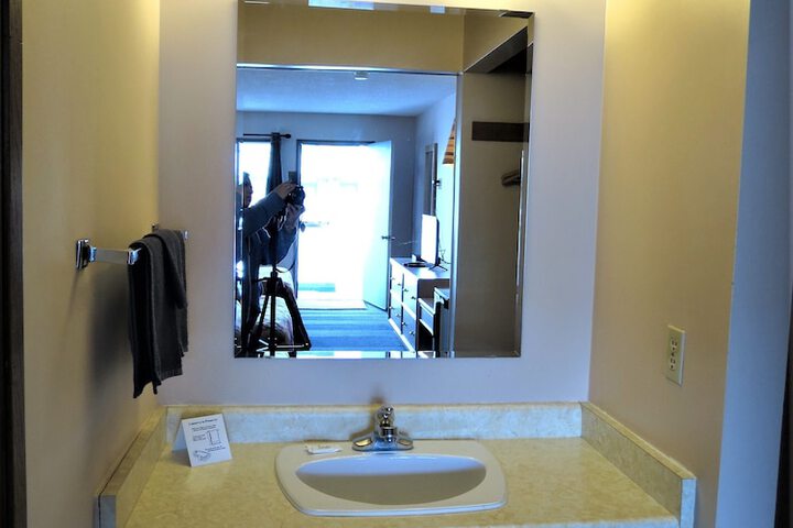 Room 73 of 133
