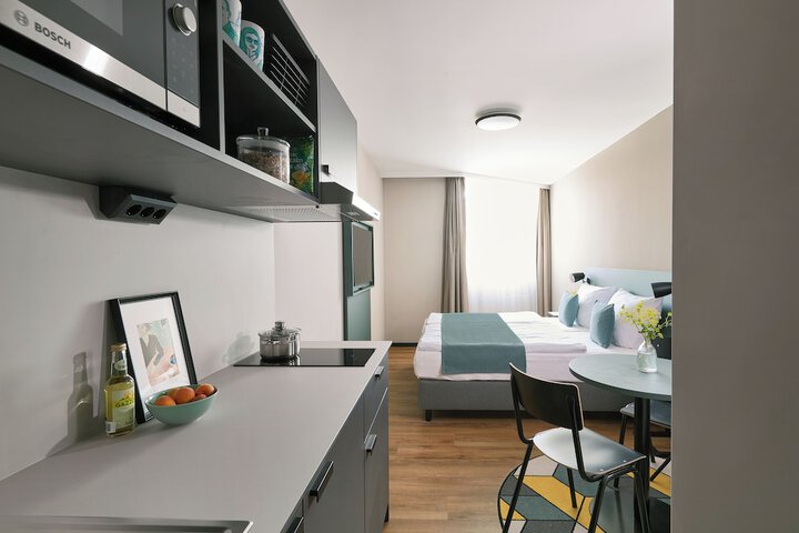 Room 33 of 51