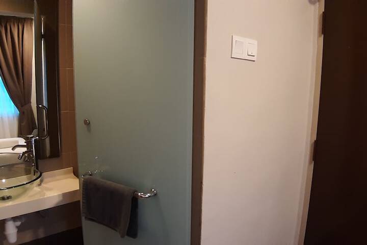 Room 115 of 138