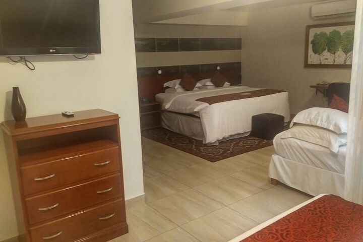 Room 13 of 68
