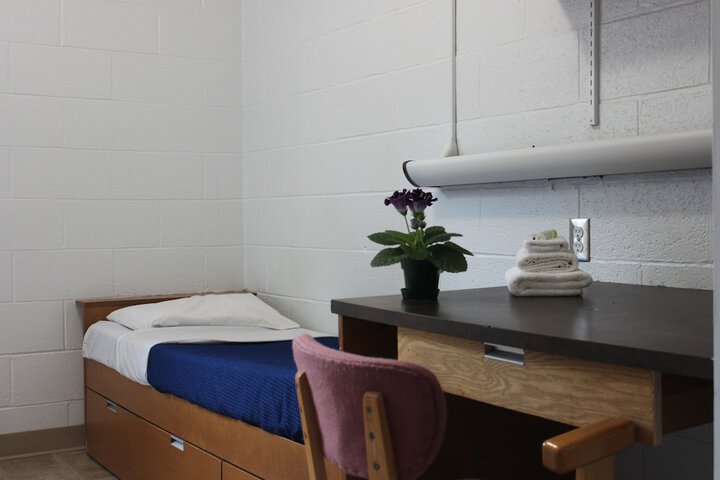 Room 6 of 67