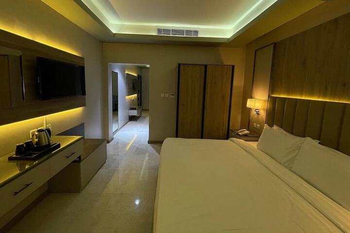 Room 2 of 9