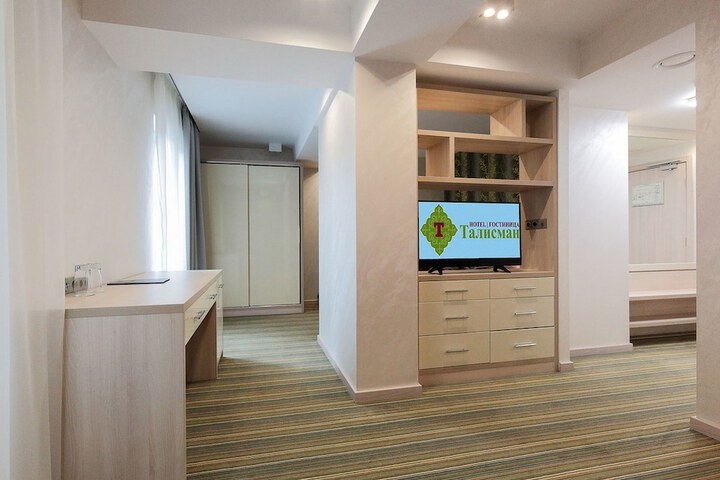 Room 16 of 39