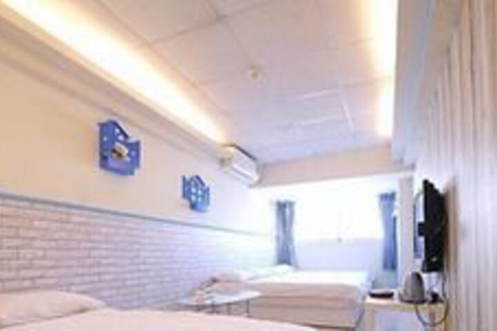 Room 85 of 118