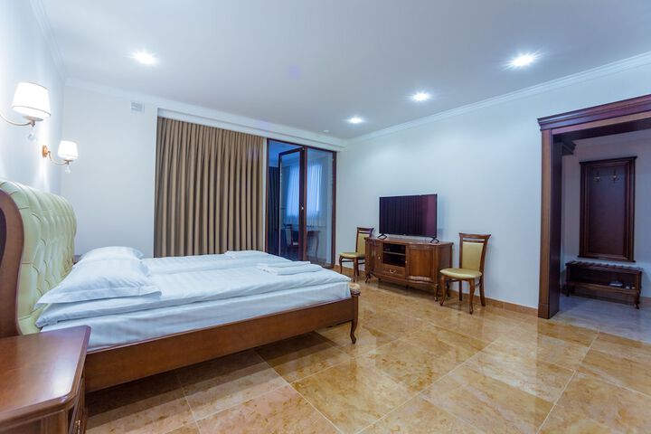 Room 7 of 49