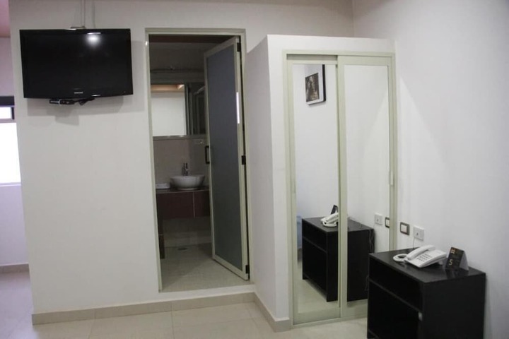 Room 29 of 38