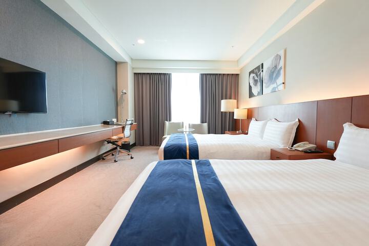 Room 14 of 35