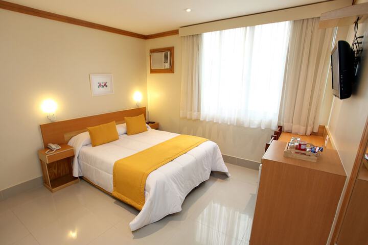 Room 42 of 94