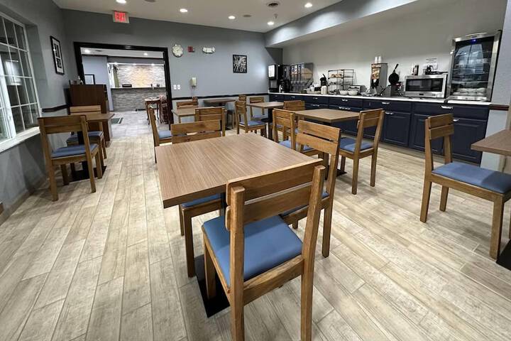 Breakfast/Coffee Service 40 of 46