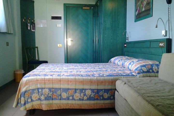 Room 13 of 53
